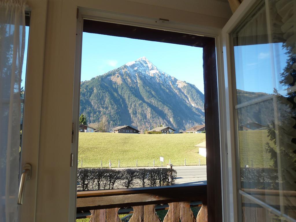 Hotel Restaurant Sunnmatt Aeschi Bei Spiez Habitación foto